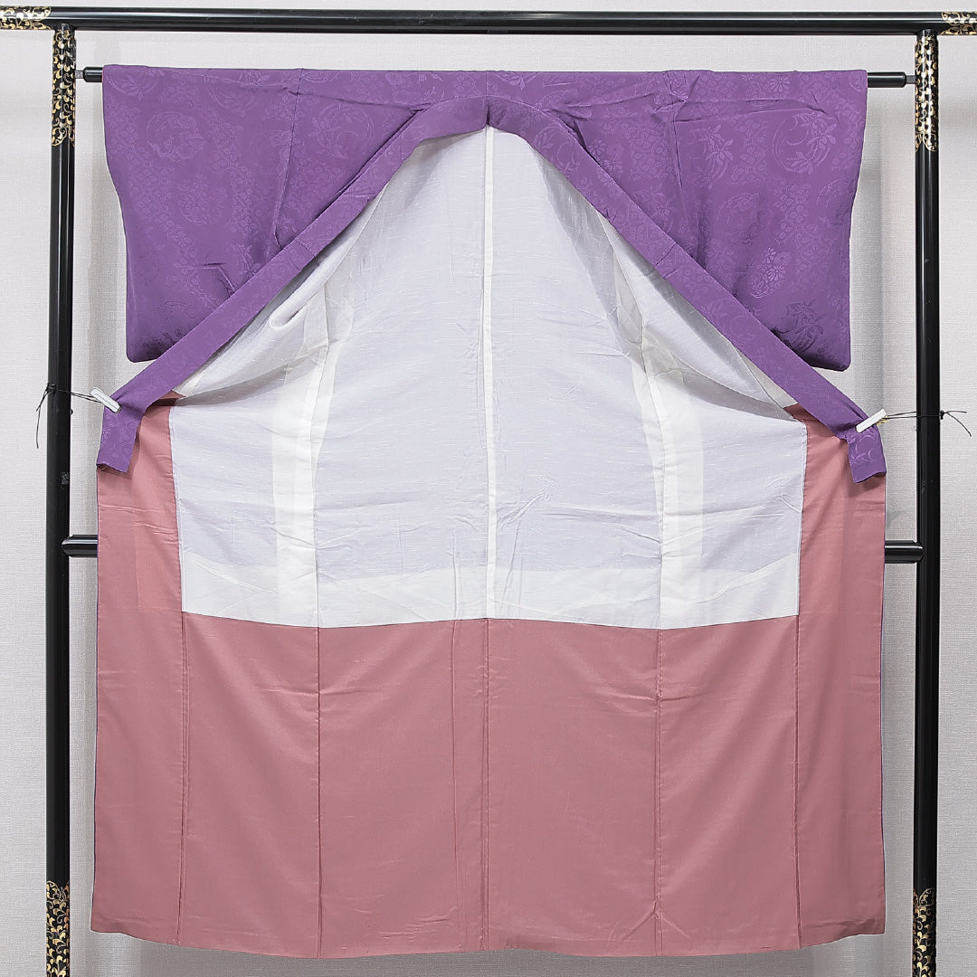 アンティーク 色無地 袷 身丈153cm 裄丈61cm 正絹 Aランク Sサイズ バチ衿 蜀江 菊 紫系 1214-15663