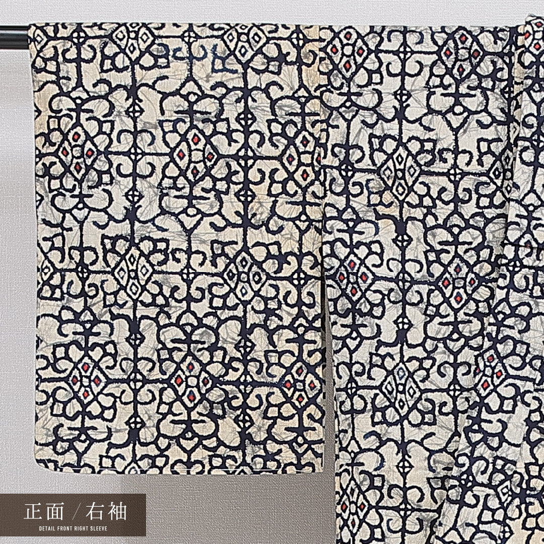 紬 単衣 身丈147cm 裄丈60cm 正絹 Cランク カジュアル バチ衿 XSサイズ 染め紬 創作柄 クリーム系 LP 1223-16044