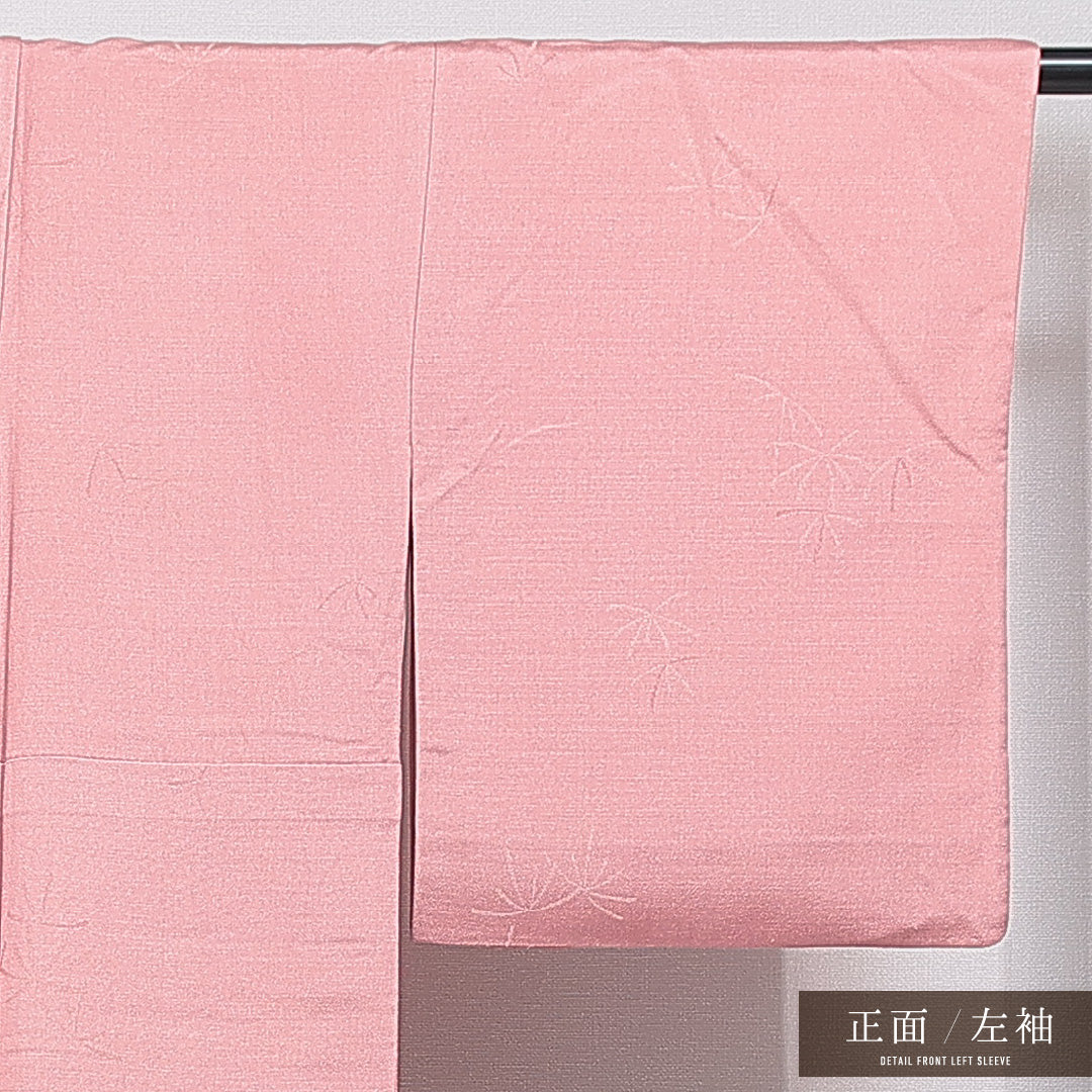 色無地 袷 身丈160cm 裄丈62cm 正絹 Cランク 一つ紋 (揚羽蝶) 紋意匠 (創作柄) セミフォーマル 広衿 Lサイズ 織り出し ピンク系 HP 1219-15598