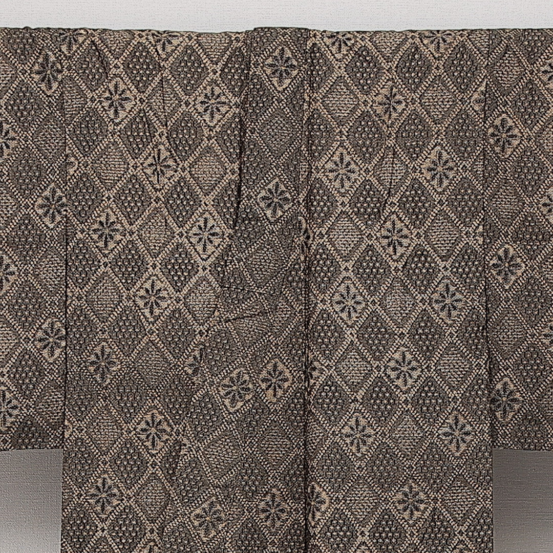 アンティーク 紬 袷 身丈146cm 裄丈60cm 正絹 紬ランク XSサイズ バチ衿 菱 グレー系 茶系 1216-14361