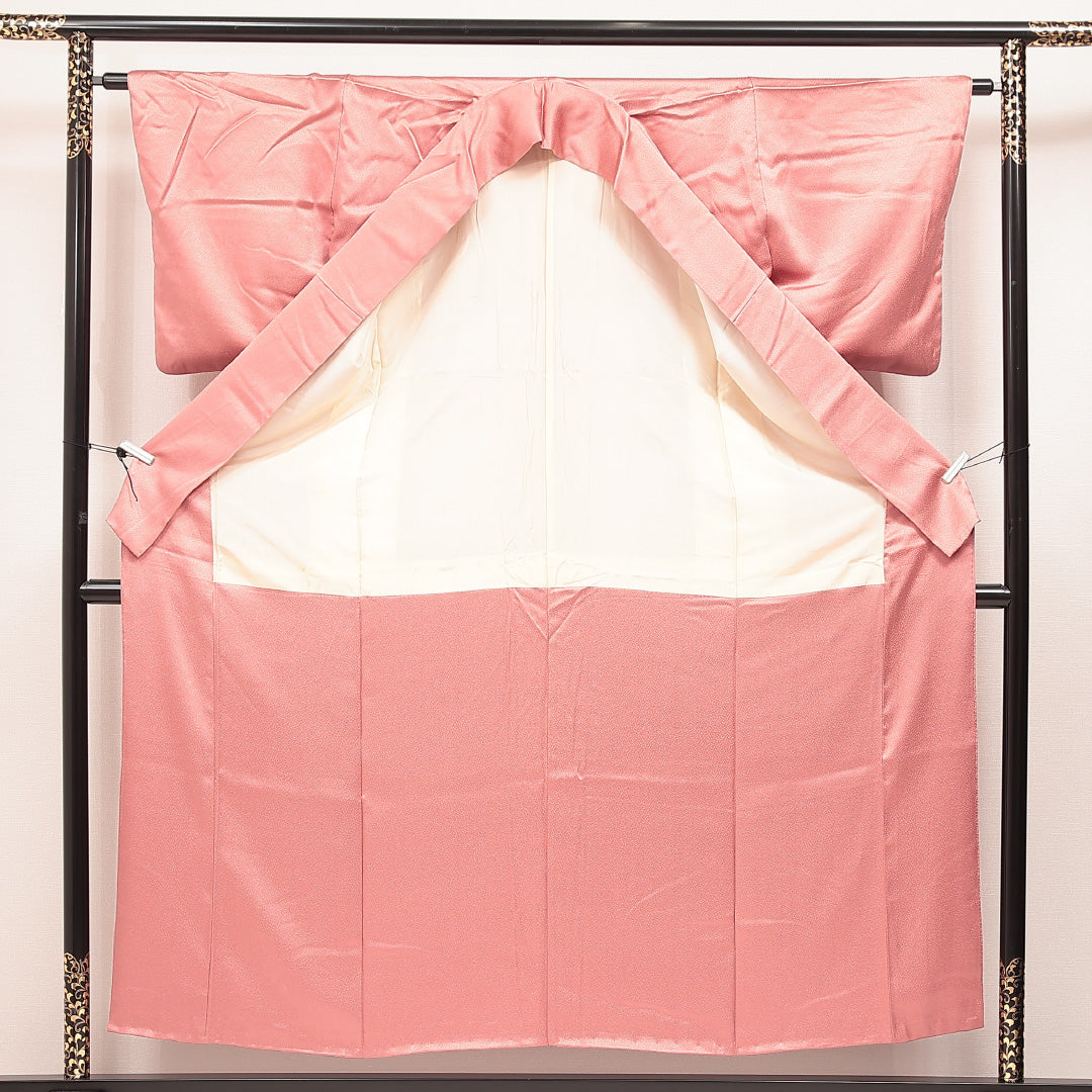 色無地 袷 身丈150cm 裄丈61cm 正絹 Aランク Sサイズ 広衿 インフォーマル 紋意匠 青海波 付下げ ピンク系 1214-16873