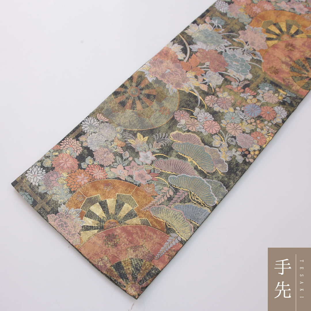 袋帯 帯丈428cm 彩華御車文 フォーマル 全通 Sランク 正絹 源氏車 菊 松 金系 黒系 1223-02329