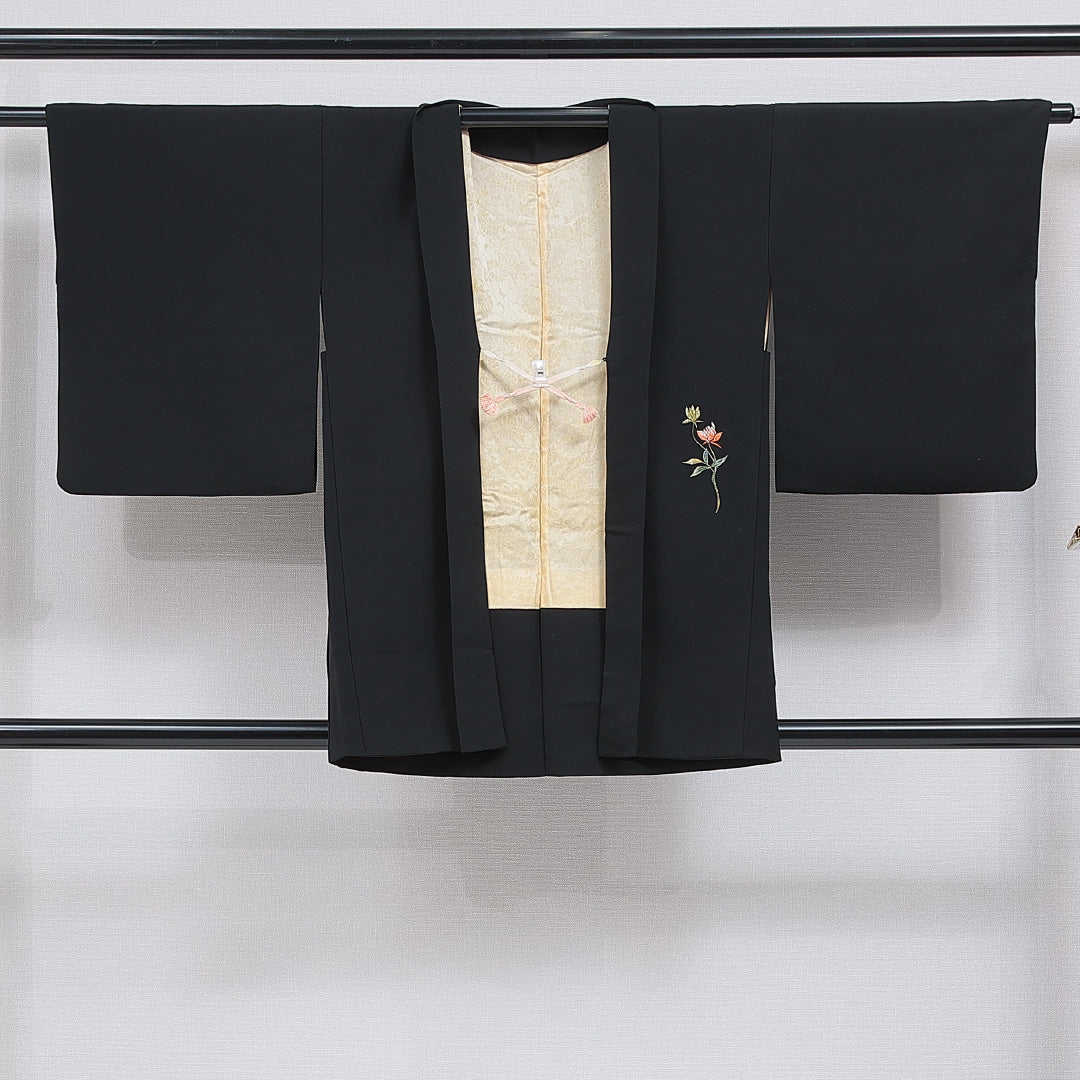 黒羽織 袷 身丈82cm 裄丈65cm 正絹 Aランク Mサイズ インフォーマル 紐あり 薔薇 絵羽羽織 蘇州刺繍 黒系 1217-16155