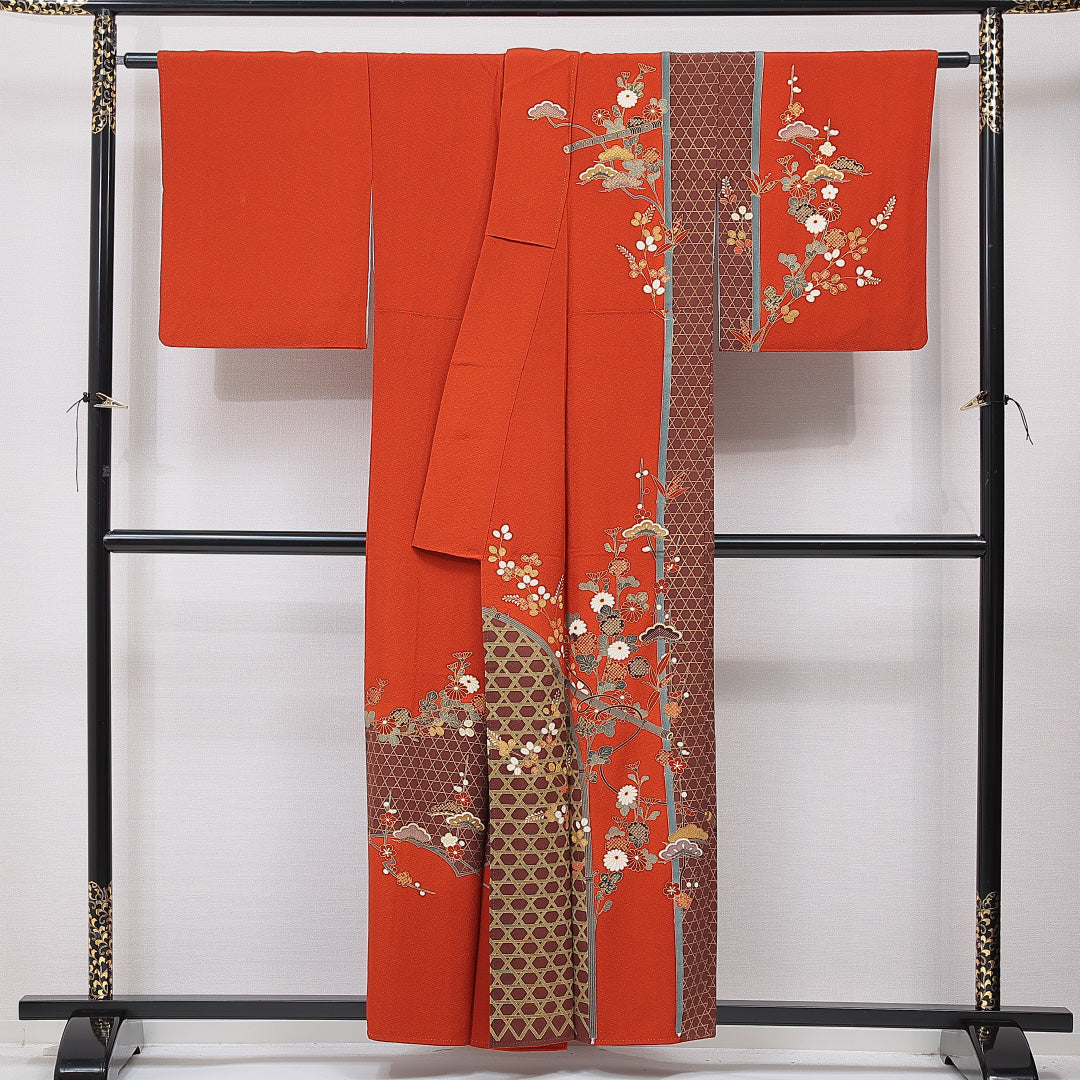 訪問着 袷 身丈156cm 裄丈65cm 正絹 Aランク Mサイズ 広衿 セミフォーマル 手描き友禅 ちりめん 籠目 梅 笠松 ぼかし染 金彩 作家物 落款 朱系 1212-15879