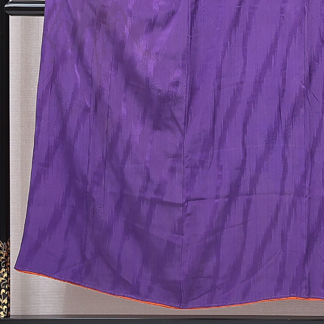 アンティーク 色無地 袷 身丈151cm 裄丈65cm 正絹 Cランク Sサイズ 広衿 紋意匠 笹 紫系 1214-15570