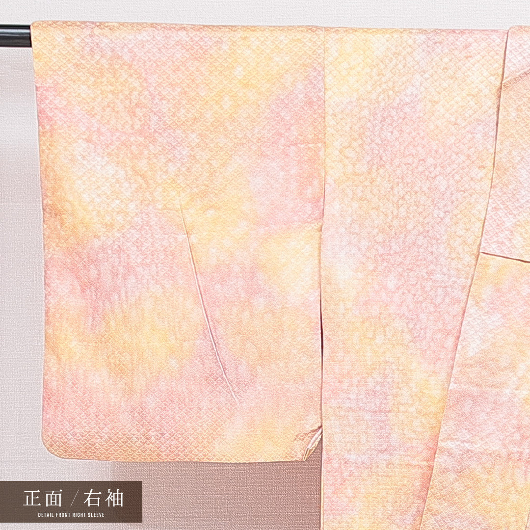 小紋 袷 身丈147cm 裄丈62cm 正絹 Aランク 紋意匠 (幾何学) インフォーマル 広衿 XSサイズ 織り出し 黄系 RP 1221-15946