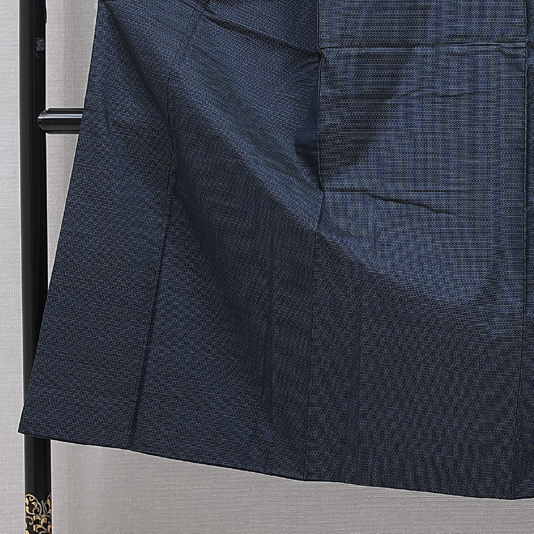 男着物 袷 身丈138cm 裄丈64cm 正絹 Sランク カジュアル 棒衿 Sサイズ 亀甲 紺系 RP 1224-16070