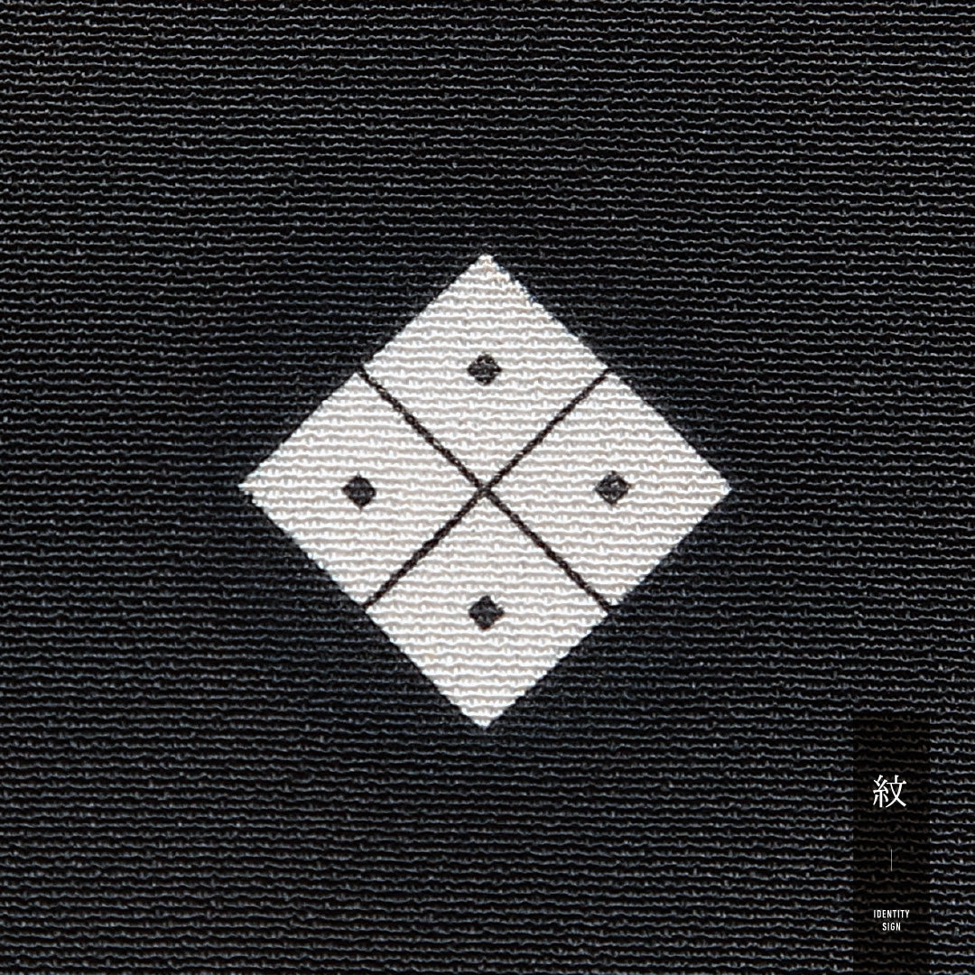 黒留袖 袷 身丈157cm 裄丈62cm 五つ紋 四ツ目菱 フォーマル Cランク Mサイズ 正絹 比翼仕立て 広衿 雉 松 1211-F0765