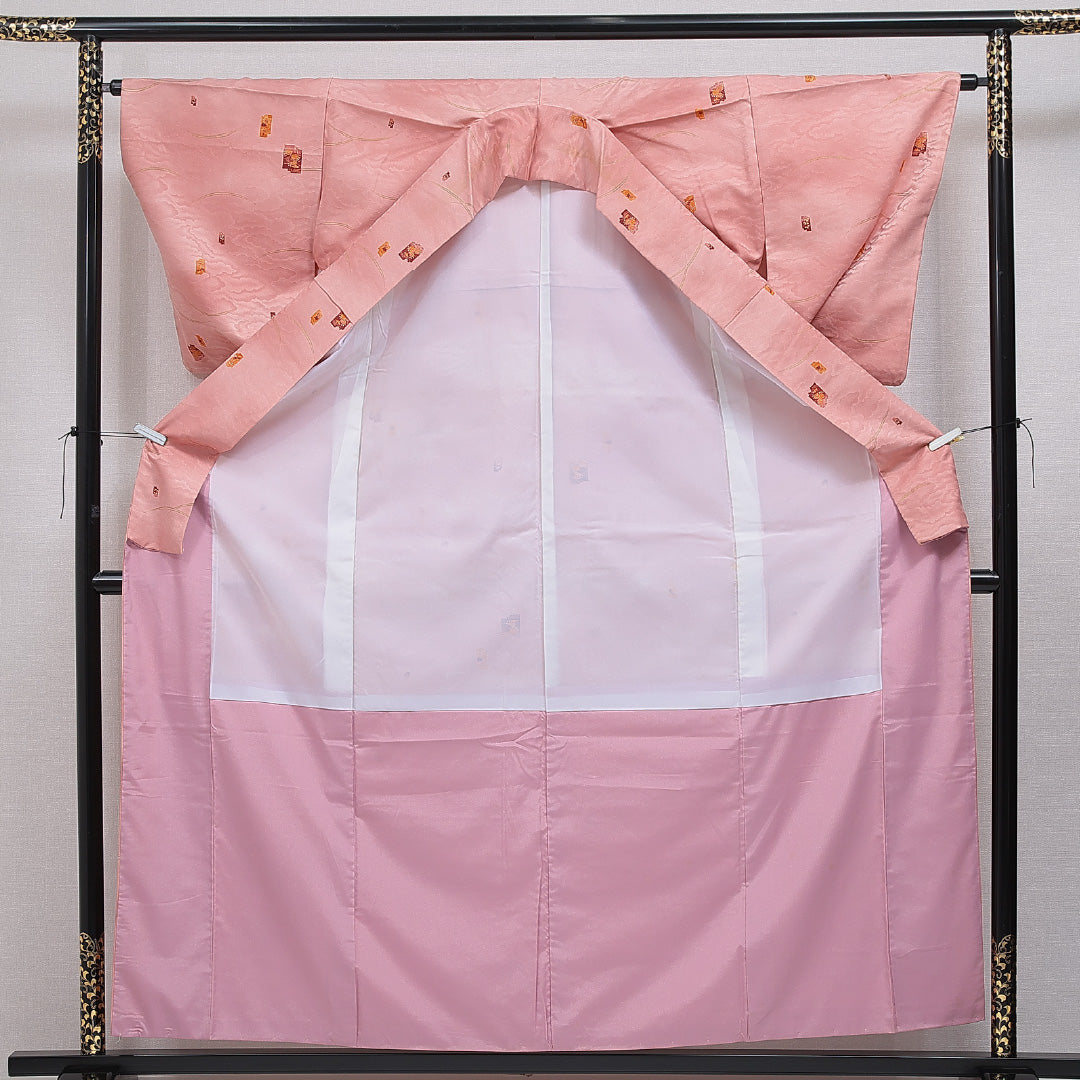 小紋 洗える着物 袷 身丈159cm 裄丈63cm ポリエステル Cランク Mサイズ 広衿 インフォーマル 色紙 雲取り ピンク系 1215-16114