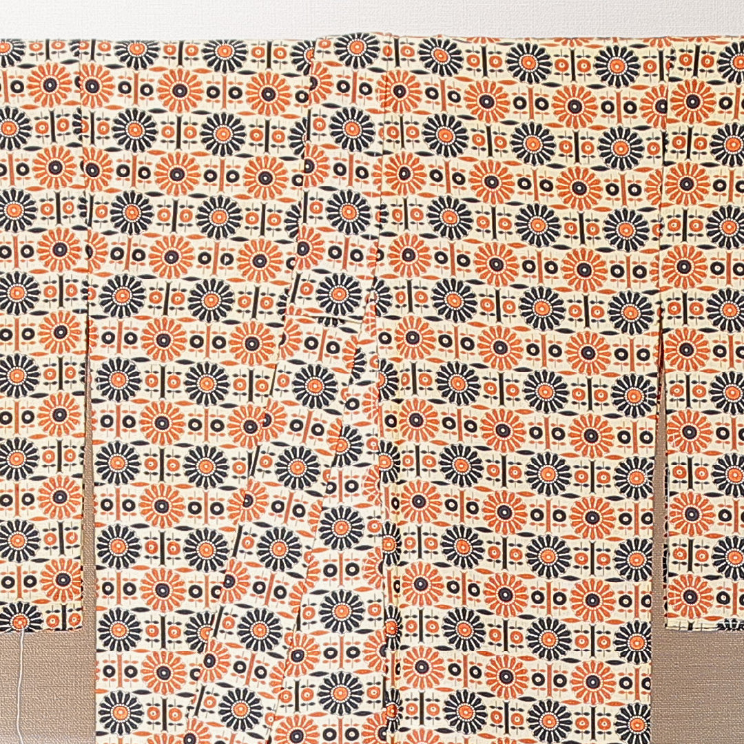 小紋 袷 身丈148cm 裄丈62cm 正絹 Sランク XSサイズ バチ衿 インフォーマル 菊 ベージュ系 1215-15231