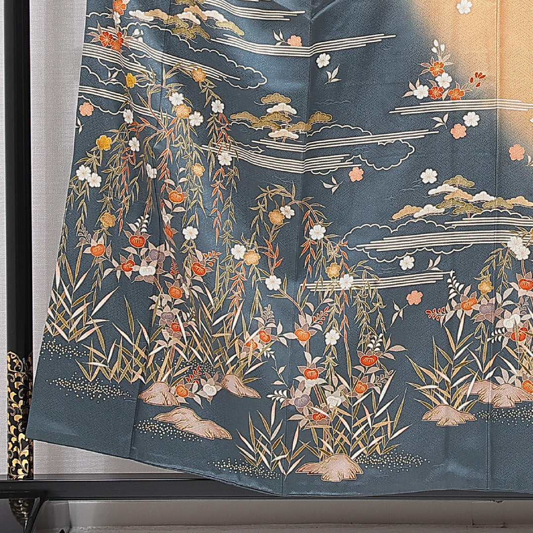 訪問着 袷 身丈157cm 裄丈62cm 正絹 Sランク セミフォーマル 広衿 Mサイズ 紋意匠 金駒刺繍 紗綾型 雲取り 桜 松 古典的 華やか 紺系 RP 1217-15746