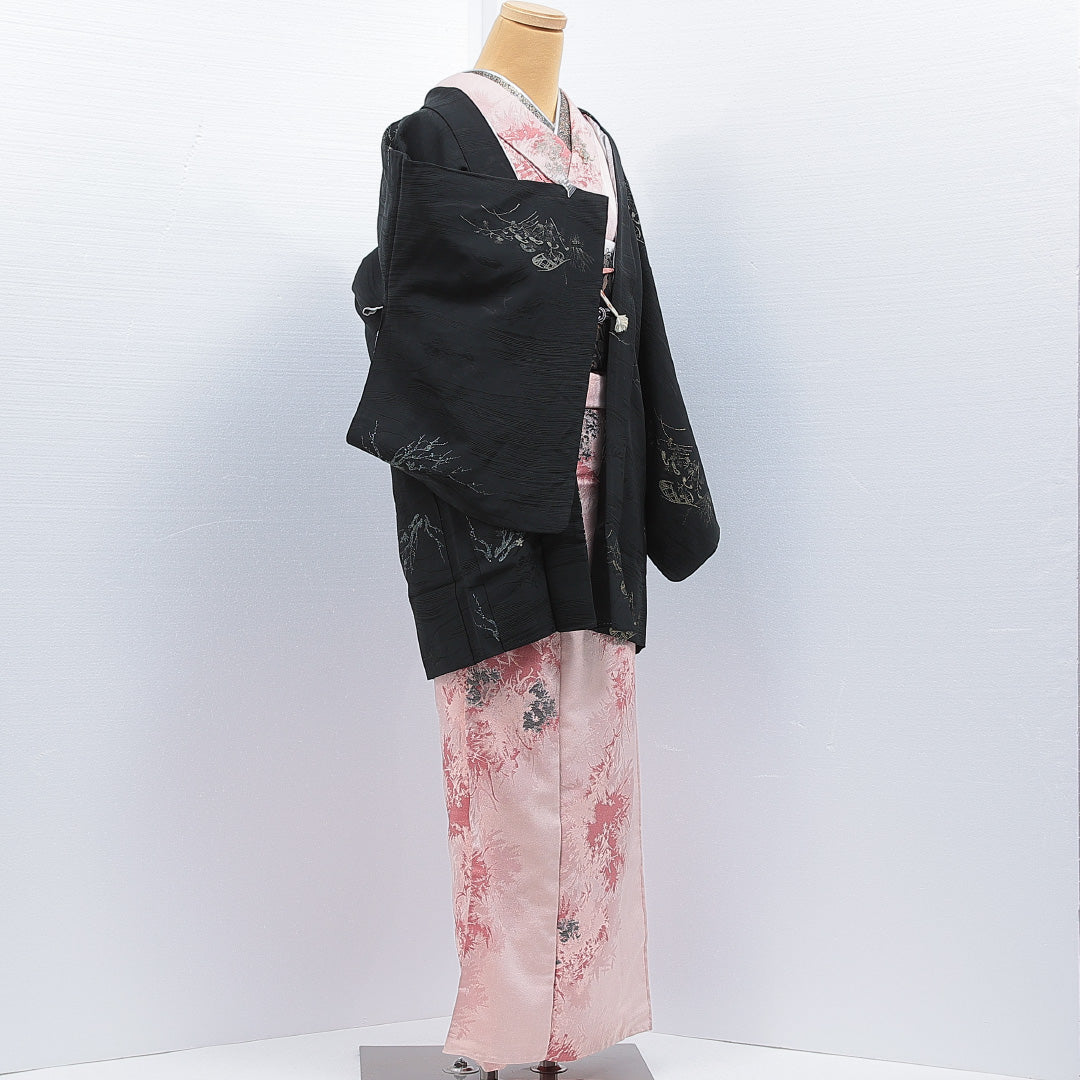 黒羽織 袷 身丈82cm 裄丈64cm 正絹 Aランク 一つ紋 (梅鉢) セミフォーマル Mサイズ 紐あり 風景柄 黒系 RP 1233-16826
