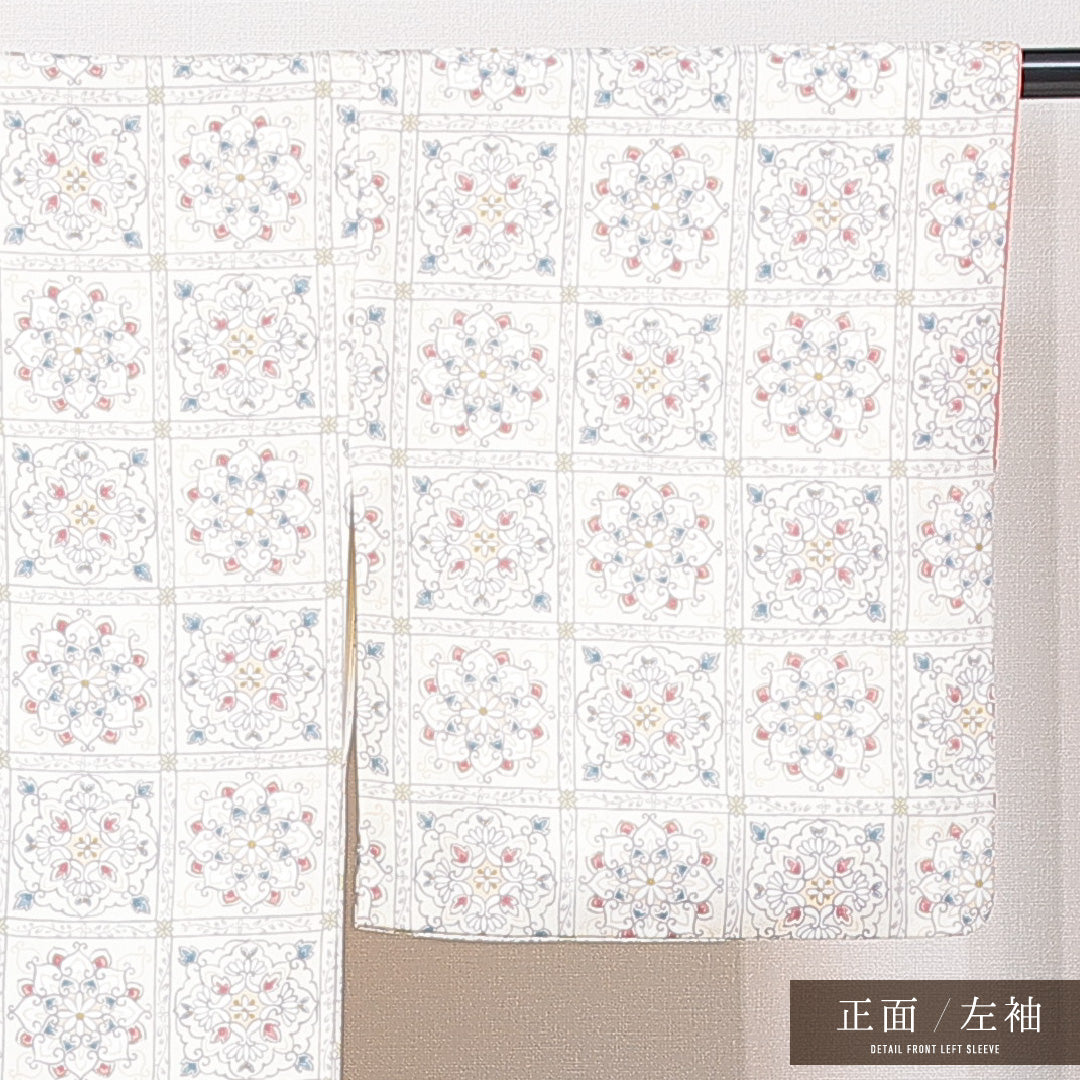 小紋 袷 身丈151cm 裄丈63cm 正絹 Aランク Sサイズ バチ衿 インフォーマル ペルシャ文様 クリーム系 1215-15103