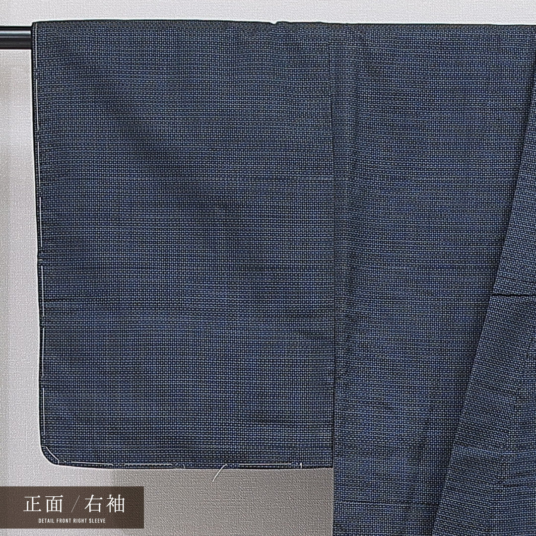 男着物 袷 身丈138cm 裄丈64cm 正絹 Sランク カジュアル 棒衿 Sサイズ 亀甲 紺系 RP 1224-16070