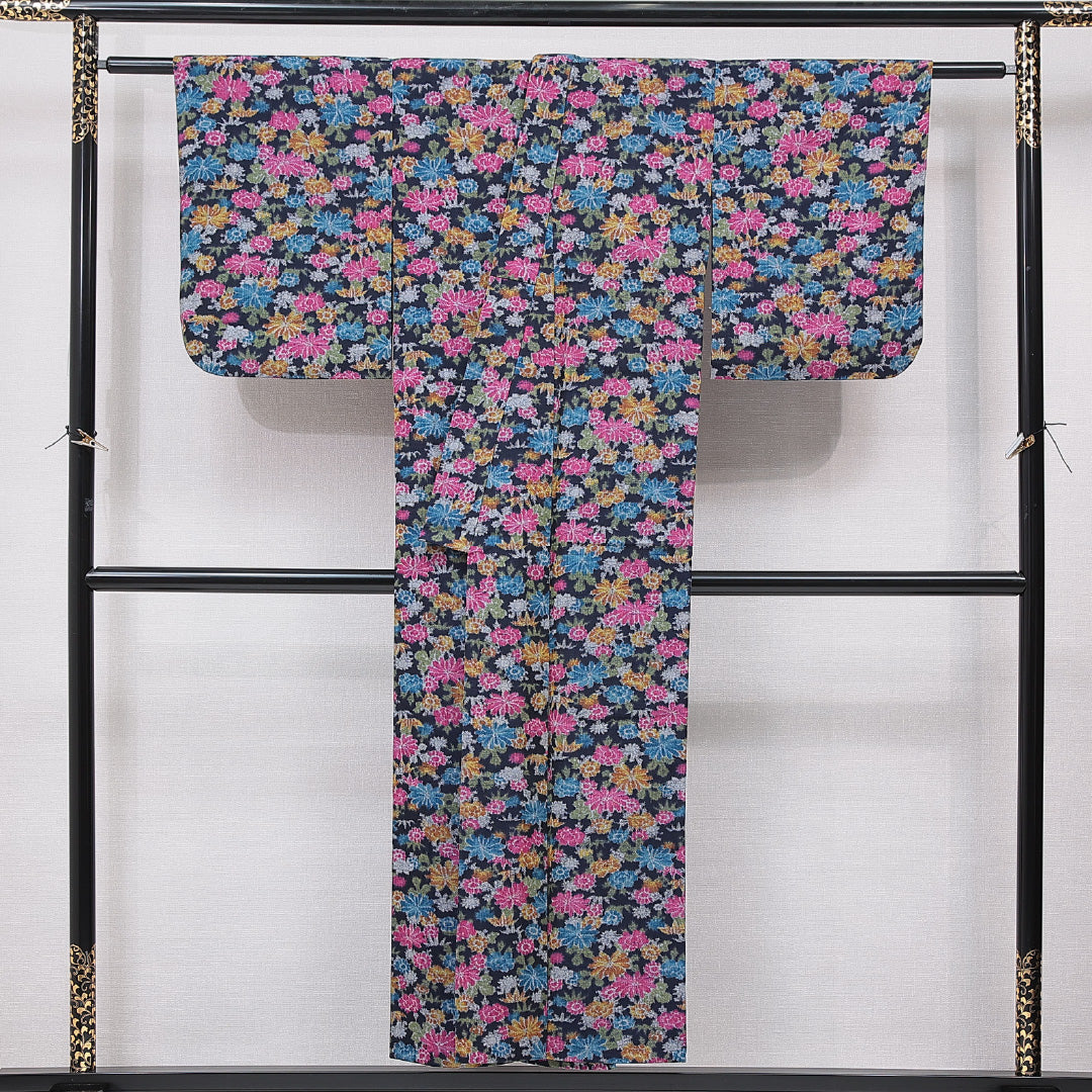 洗える着物 ウールの紬 単衣 身丈150cm 裄丈62cm ウール Sランク カジュアル バチ衿 Sサイズ 菊 多色系 RP 1223-15725