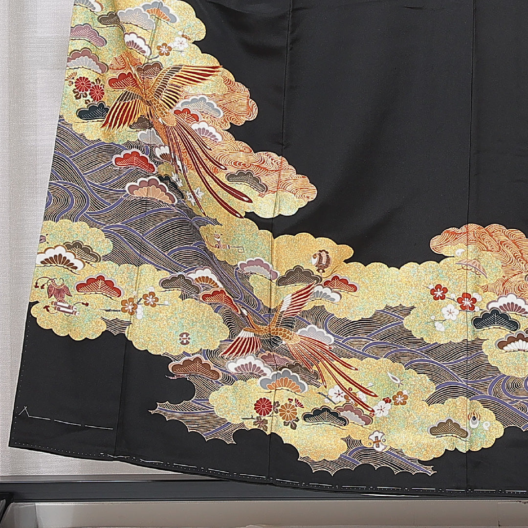 新古品 黒留袖 袷 身丈156cm 裄丈62cm 五つ紋 下がり藤 フォーマル Nランク Mサイズ 正絹 比翼仕立て 広衿 尾長鳥 菊 松 落款 しつけ糸 1211-F0656