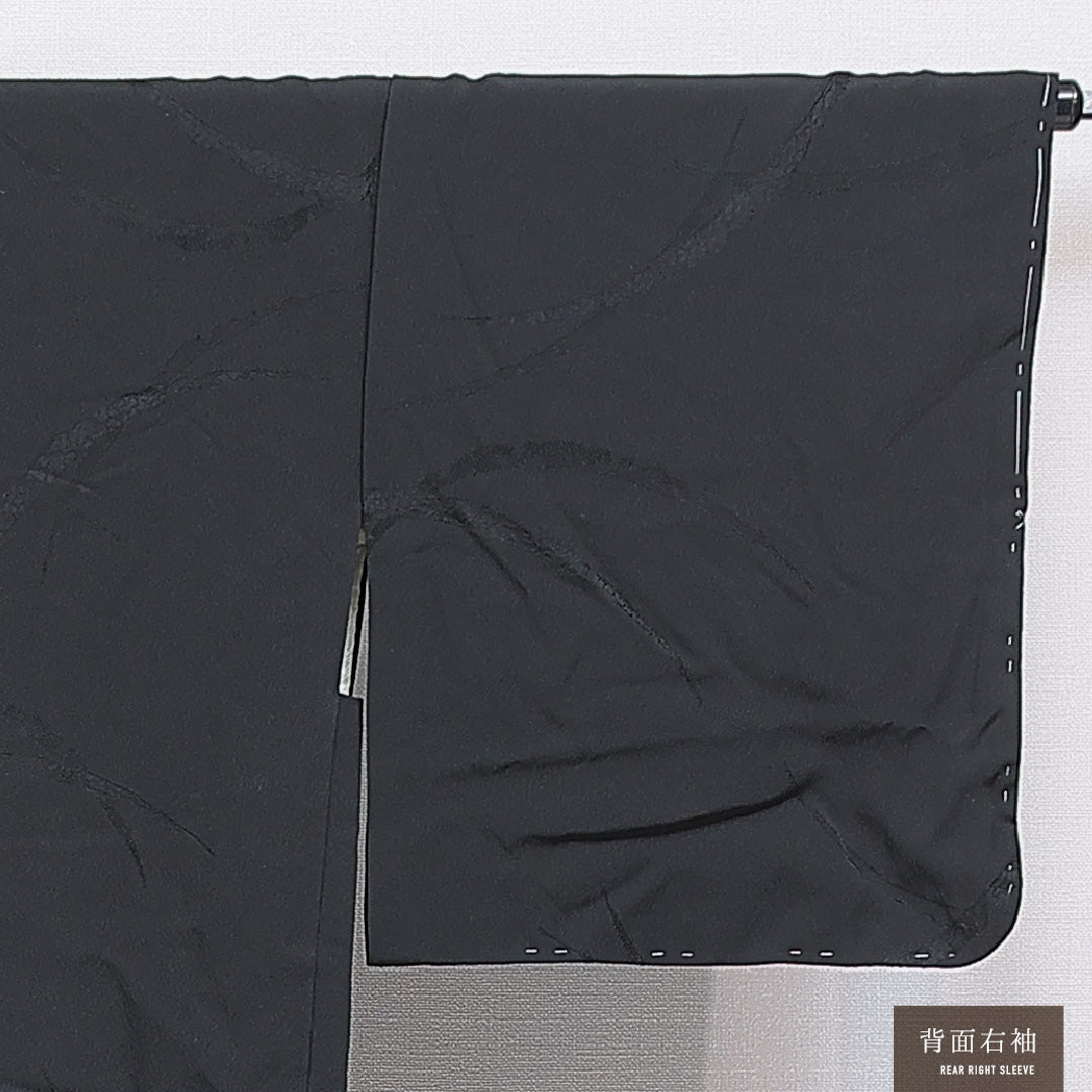 黒羽織 袷 身丈76cm 裄丈64cm 正絹 Sランク Mサイズ 一つ紋(五三桐) セミフォーマル 紋意匠 芝草 黒系 1217-16818