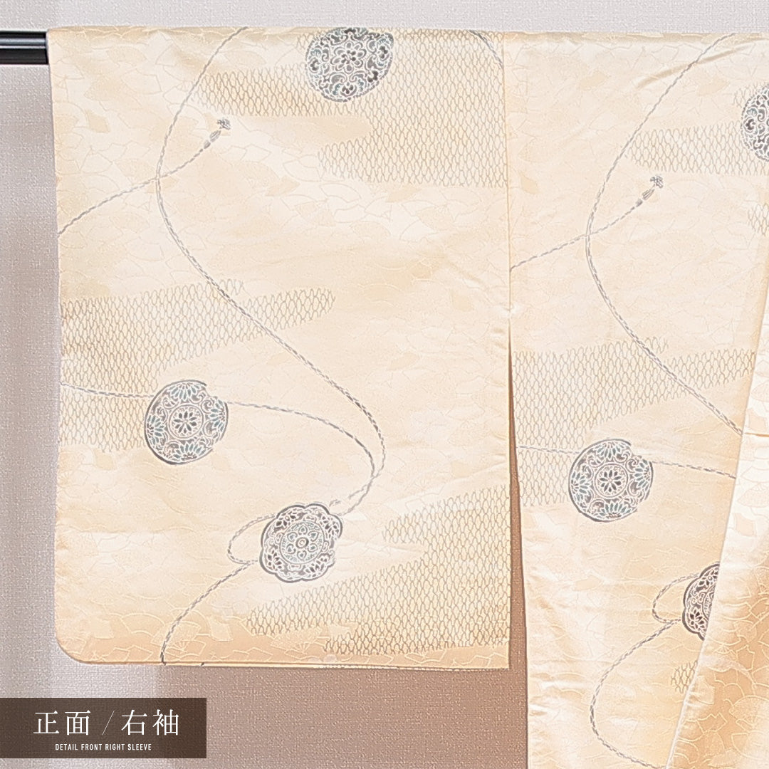 小紋 洗える着物 袷 身丈157cm 裄丈66cm ポリエステル Sランク Mサイズ 広衿 インフォーマル 鏡裏文 桜 クリーム系 1215-15792