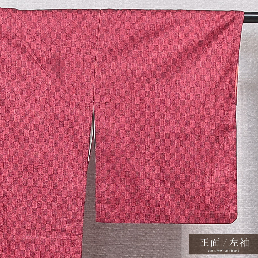紬 袷 身丈157cm 裄丈63cm 正絹 Cランク カジュアル バチ衿 Mサイズ 市松 ピンク系 HP 1223-15713