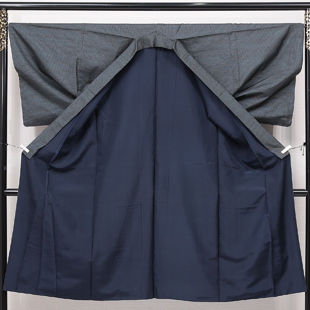 男着物 袷 身丈136cm 裄丈67cm 正絹 Aランク カジュアル 棒衿 Sサイズ 亀甲 紺系 RP 1224-15061