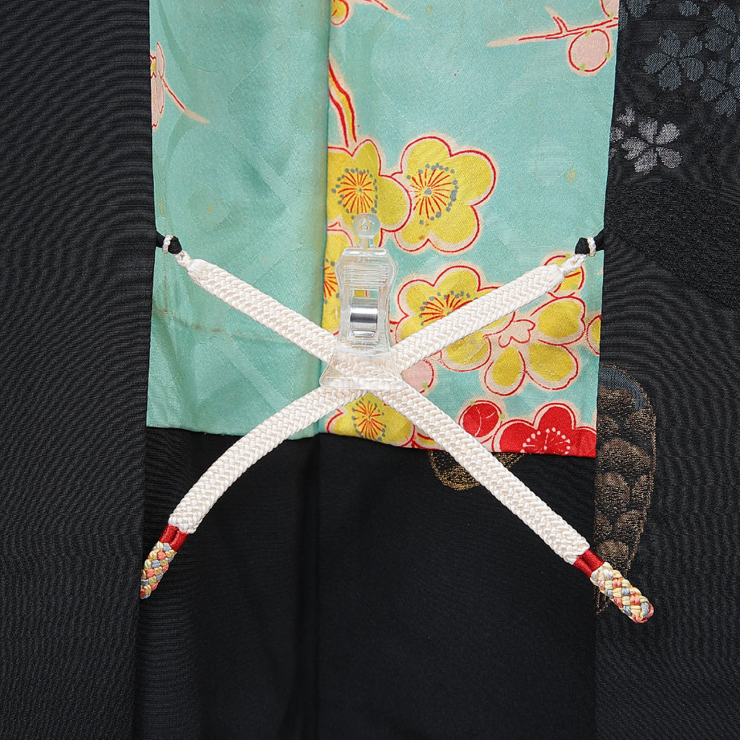 アンティーク 黒羽織 袷 身丈82cm 裄丈63cm 正絹 Bランク 一つ紋 (三階菱) Sサイズ 紐あり 植物柄 黒系 RP 1233-16784