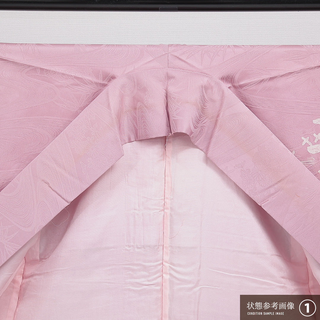 付下げ 袷 身丈159cm 裄丈64cm 正絹 Aランク 一つ紋 (五三桐) 紋意匠 (流水に笹) セミフォーマル 広衿 Mサイズ 寺院 ピンク系 RP 1218-16046