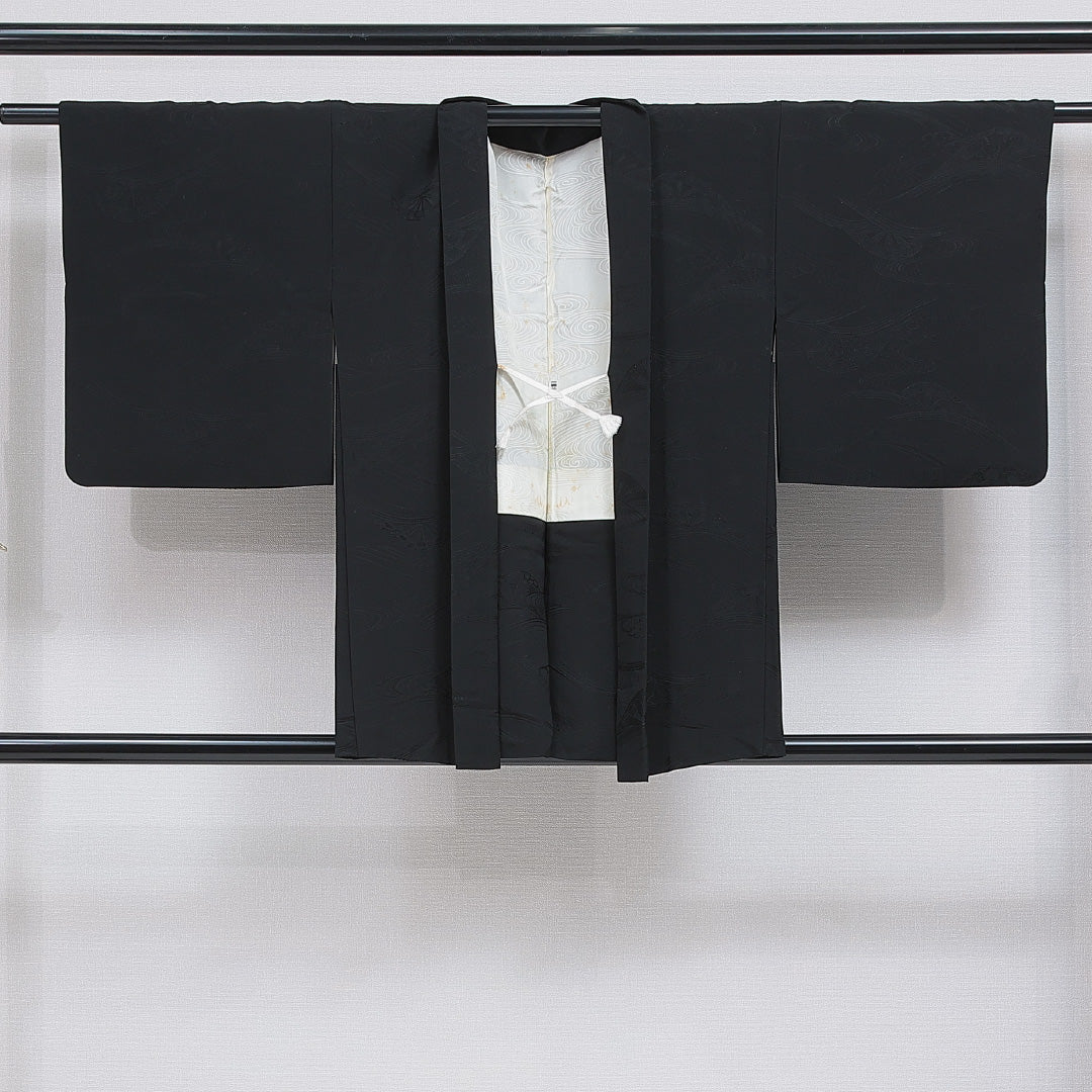 黒羽織 袷 身丈80cm 裄丈64cm 正絹 Bランク Mサイズ 一つ紋(五三桐) セミフォーマル 紐あり 紋意匠 吉祥文様 黒系 1217-16156