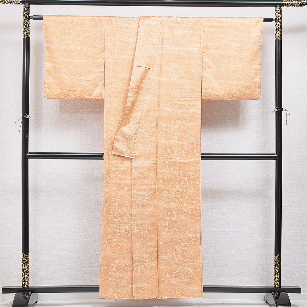 洗える着物 色無地 袷 身丈156cm 裄丈66cm ポリエステル Sランク 紋意匠 (菊) インフォーマル 広衿 Mサイズ 織り出し 朱系 RP 1219-15959