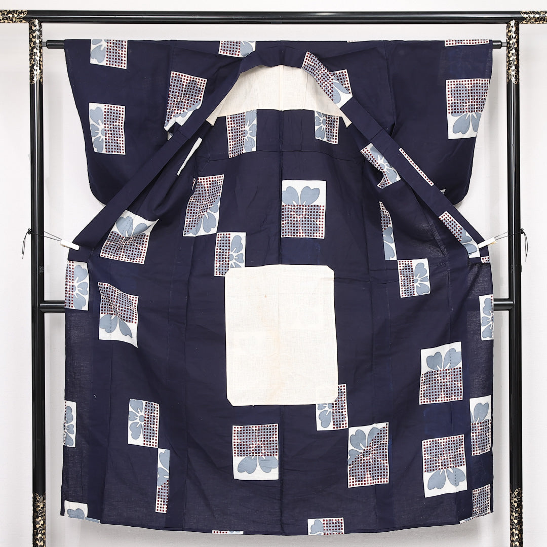 アンティーク 木綿の浴衣 夏物 洗える着物 夏物 身丈153cm 裄丈62cm 木綿 Aランク Sサイズ バチ衿 居敷当て 肩当て 花柄 紺系 1218-13184