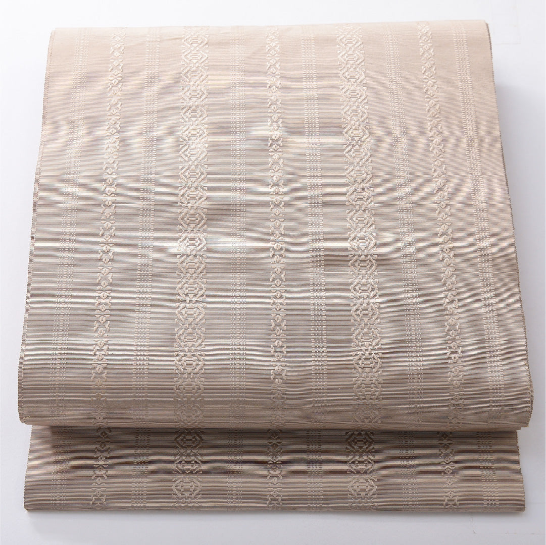 八寸名古屋帯 帯丈376cm インフォーマル 開き仕立て 全通 Bランク 正絹 本場筑前博多織 献上柄 ベージュ系 グレー系 1224-03943