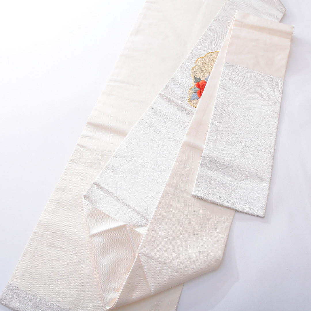 九寸名古屋帯 帯丈355cm セミフォーマル 名古屋仕立て ポイント柄 Sランク 正絹 蘇州刺繍 金駒刺繍 鴛鴦 牡丹 クリーム系 銀系 1224-03912