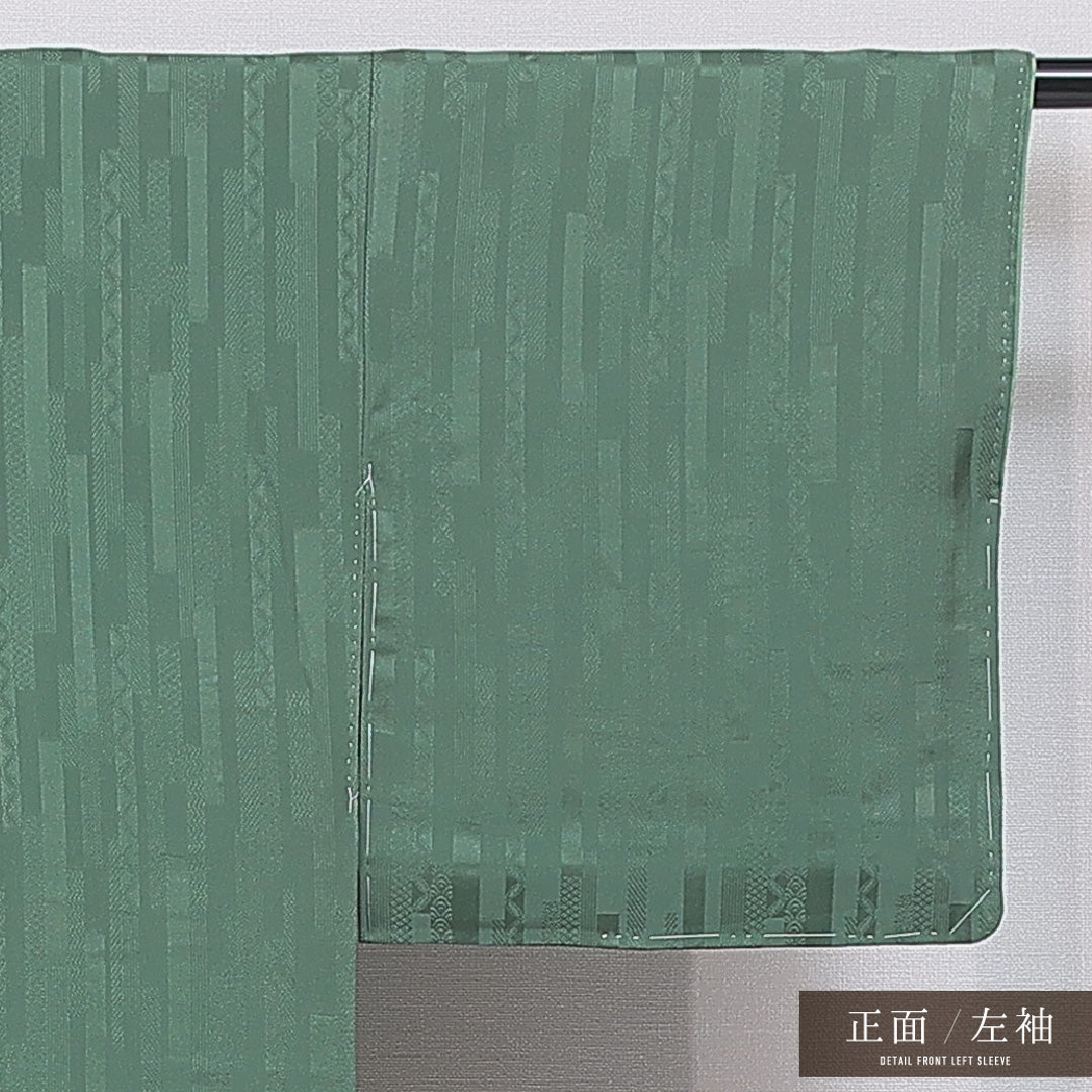 色無地 袷 身丈154cm 裄丈62cm 正絹 Sランク 一つ紋 (丸に違い鷹の羽) 紋意匠 (幾何学) セミフォーマル 広衿 Sサイズ 緑系 RP 1219-16734