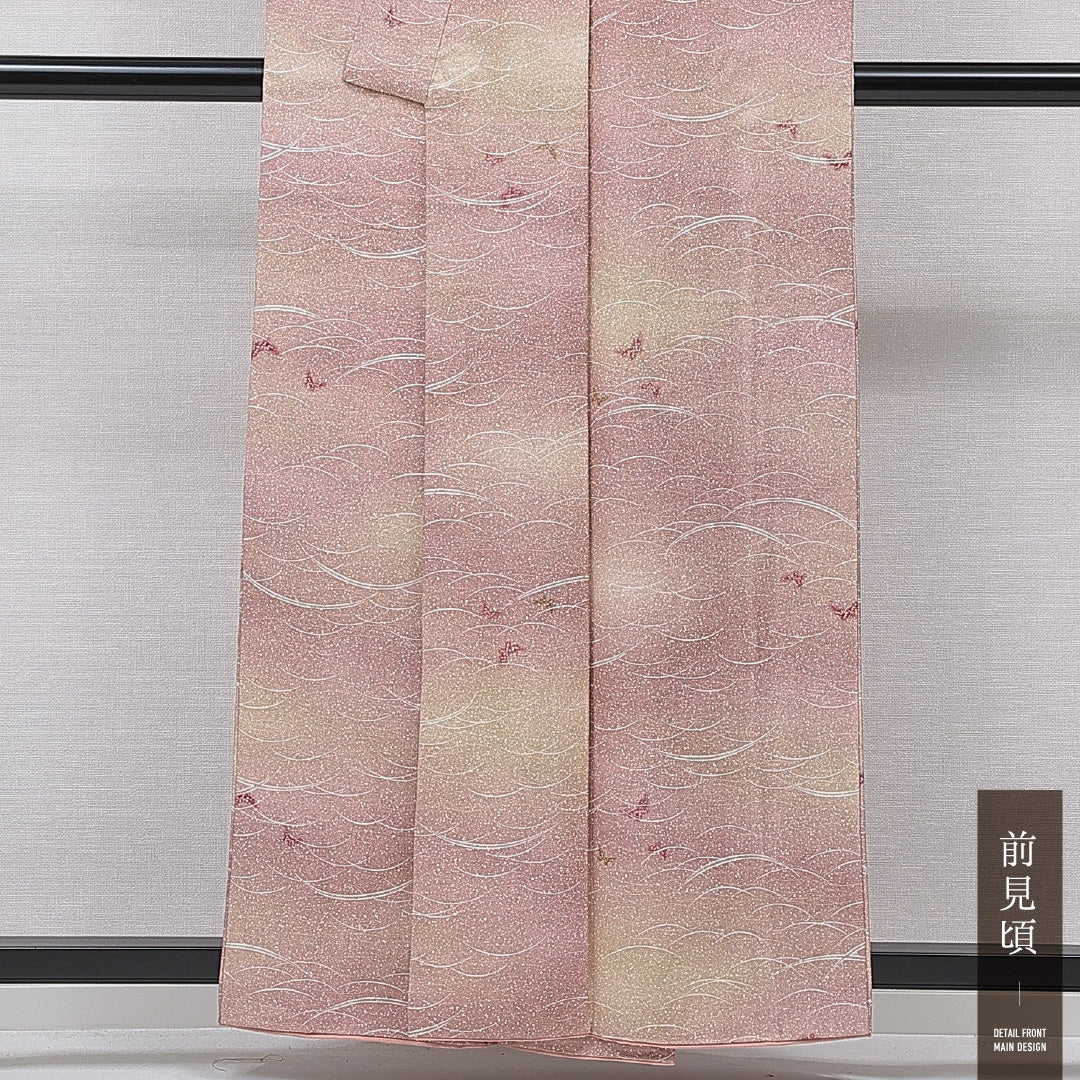 小紋 袷 身丈157cm 裄丈62cm 正絹 Sランク インフォーマル バチ衿 Mサイズ ぼかし染 蝶 芝草 ピンク系 RP 1221-15603
