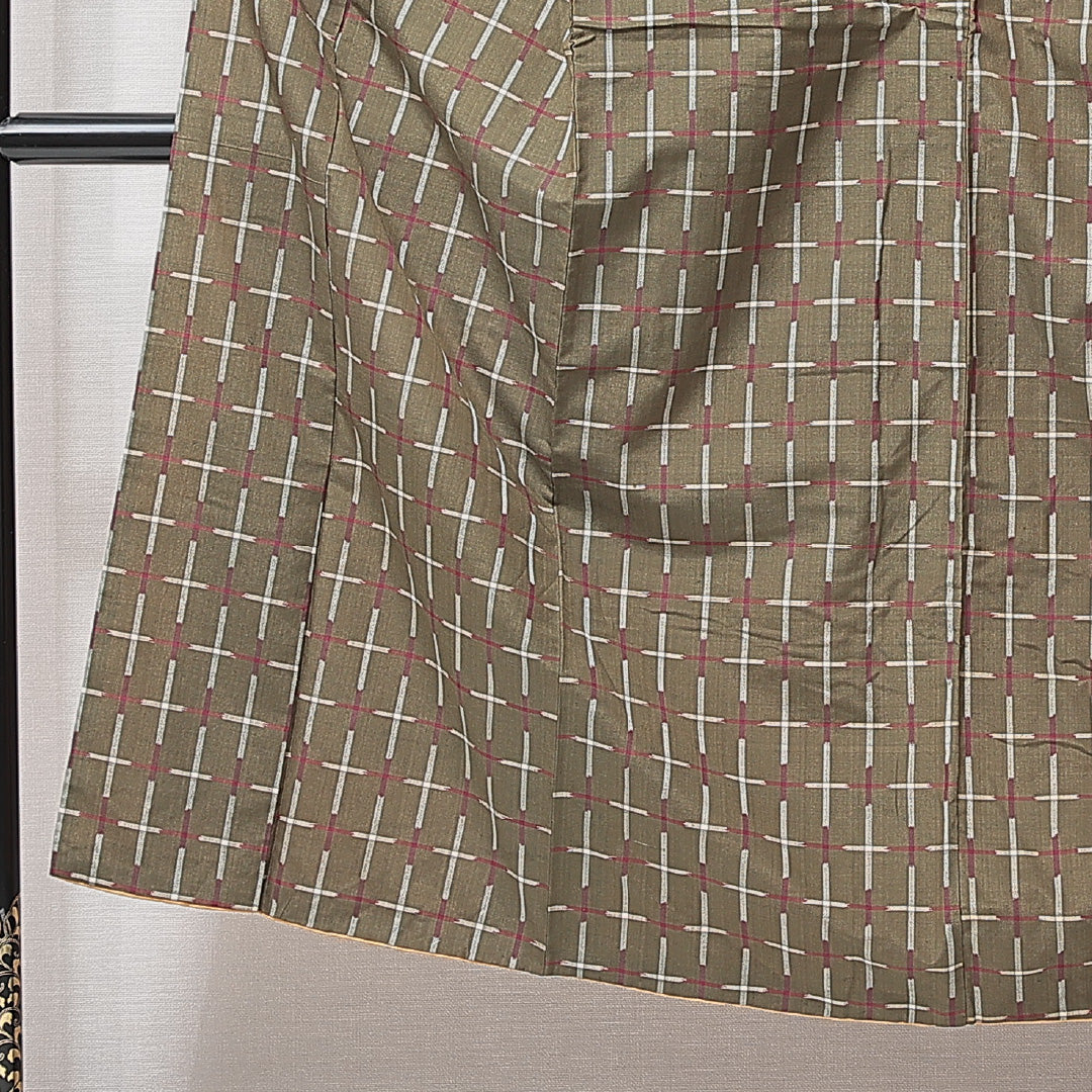 紬 袷 身丈145cm 裄丈60cm 正絹 Bランク XSサイズ バチ衿 カジュアル 格子 緑系 1216-15234