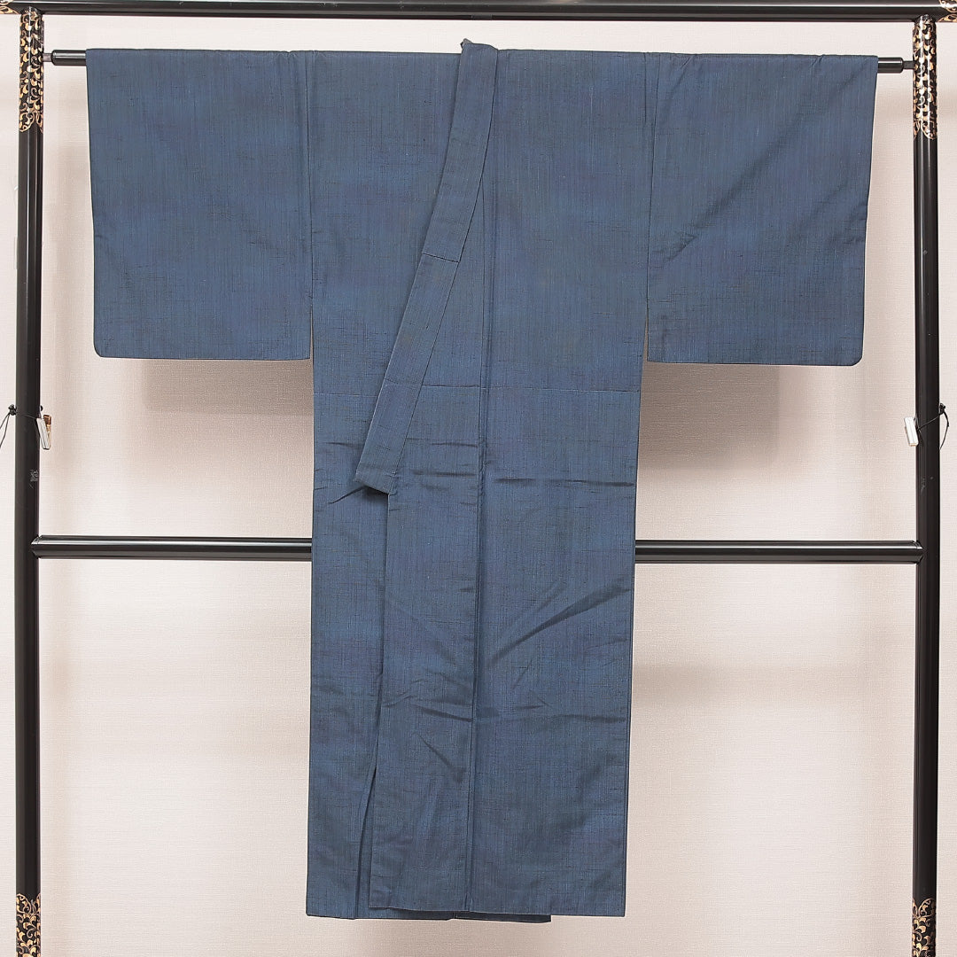 男着物 袷 身丈136cm 裄丈68cm 正絹 Cランク カジュアル 棒衿 Sサイズ 草木染め 証紙 無地 紺系 LP 1224-16920