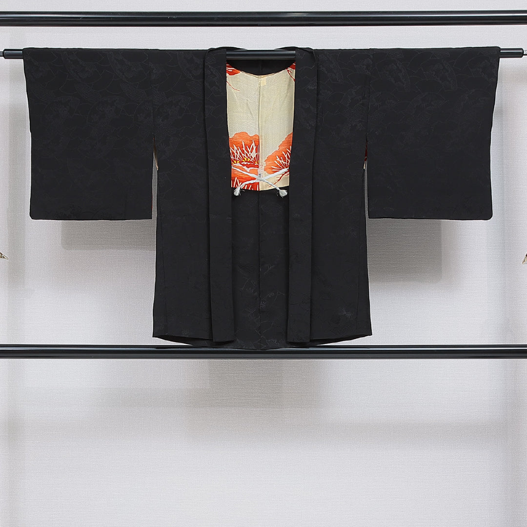 黒羽織 袷 身丈75cm 裄丈62cm 正絹 Aランク 一つ紋 (五三桐) 紋意匠 (吉祥文様) セミフォーマル Sサイズ 織り出し 紐あり 黒系 RP 1233-16121