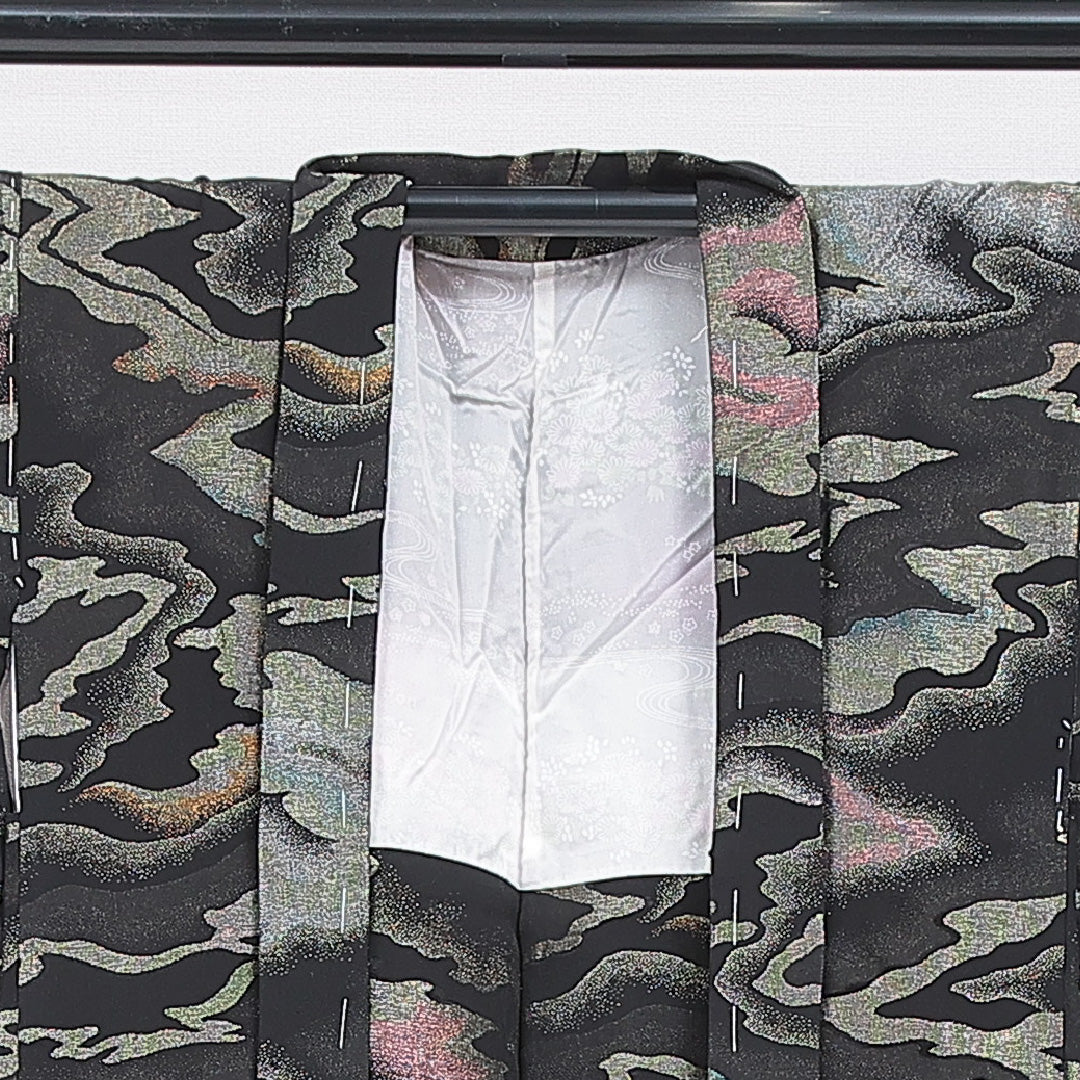 羽織(お召) 袷 身丈78cm 裄丈63cm 正絹 Sランク Sサイズ 一つ紋(五三桐) セミフォーマル 漆糸 黒系 1217-16820