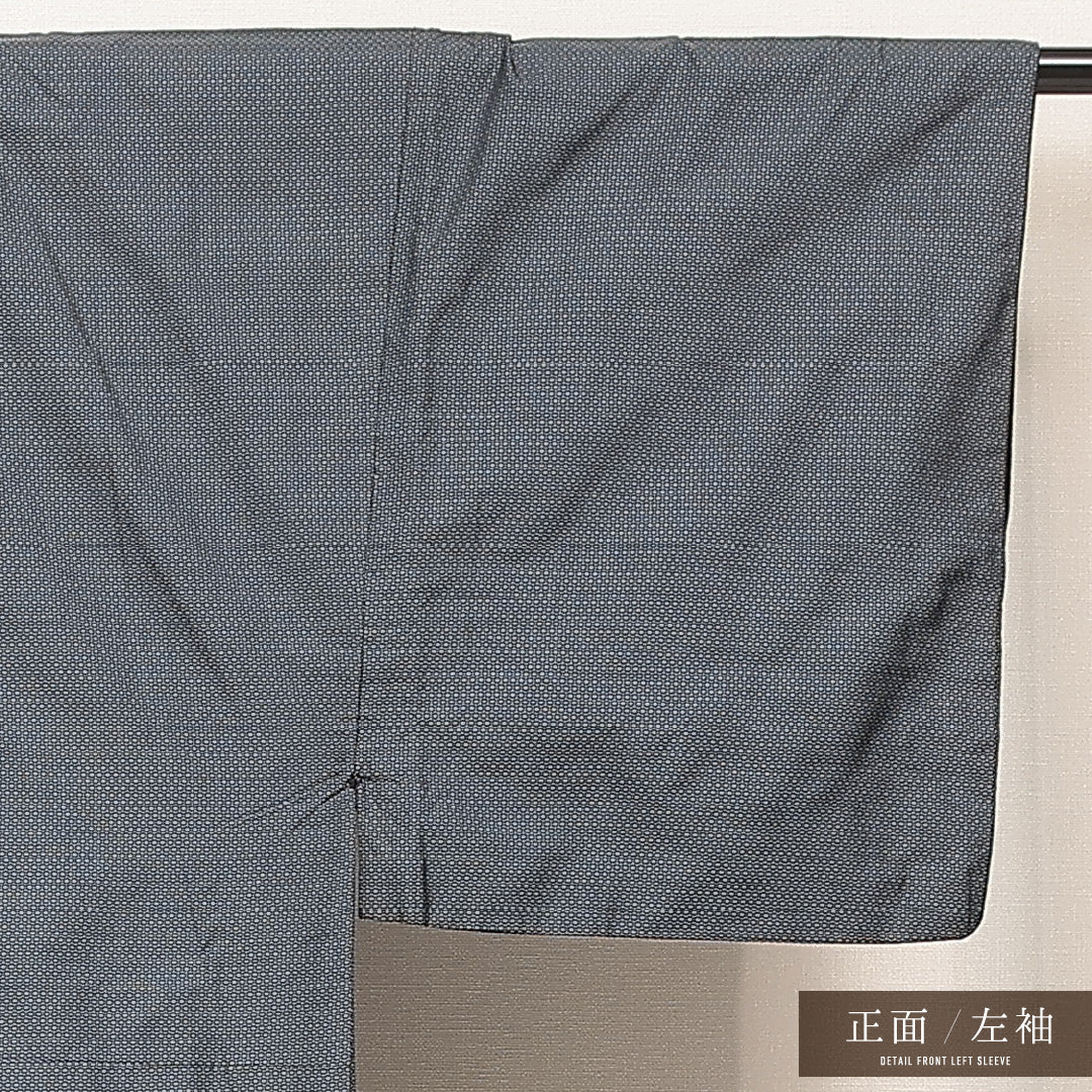 男着物 袷 身丈143cm 裄丈68cm 正絹 Cランク カジュアル 棒衿 Mサイズ 亀甲 紺系 LP 1224-16886