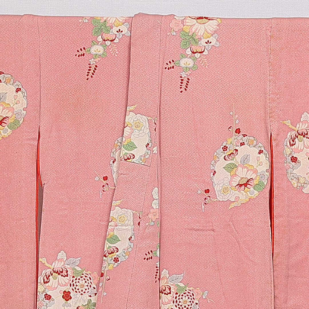 アンティーク 付下げ 袷 身丈145cm 裄丈60cm 正絹 Cランク XSサイズ バチ衿 紋意匠 紗綾形 雪輪 牡丹 ピンク系 1261-15977