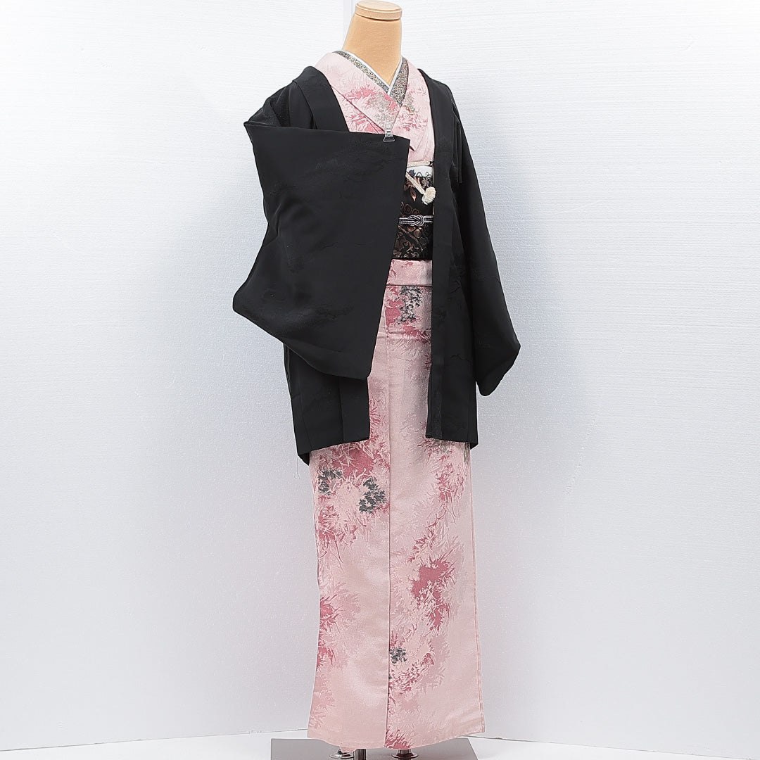 黒羽織 袷 身丈79cm 裄丈64cm 正絹 Sランク 一つ紋 (揚羽蝶) 紋意匠 (松) セミフォーマル Mサイズ 紐あり 黒系 RP 1233-15313