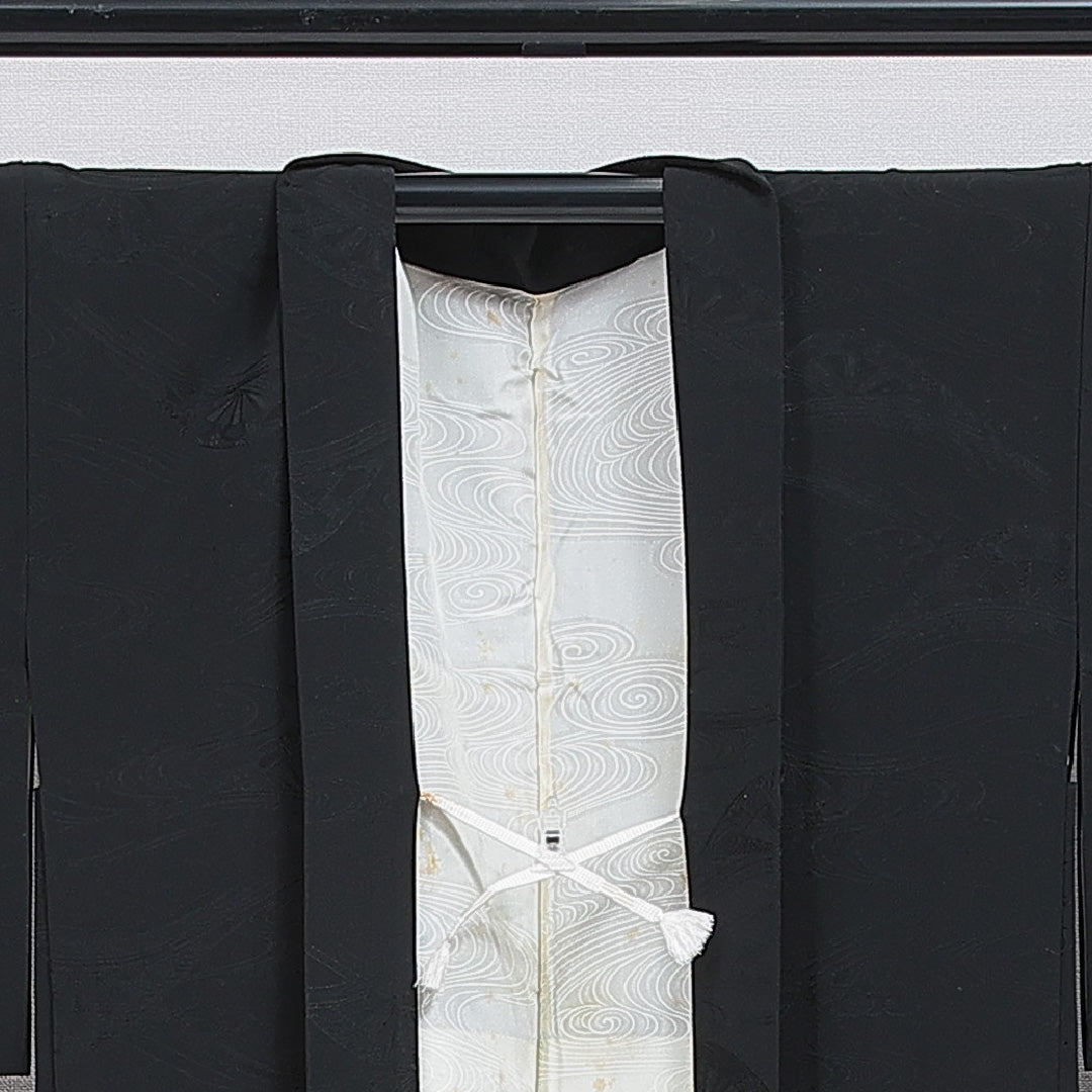 黒羽織 袷 身丈80cm 裄丈64cm 正絹 Bランク Mサイズ 一つ紋(五三桐) セミフォーマル 紐あり 紋意匠 吉祥文様 黒系 1217-16156