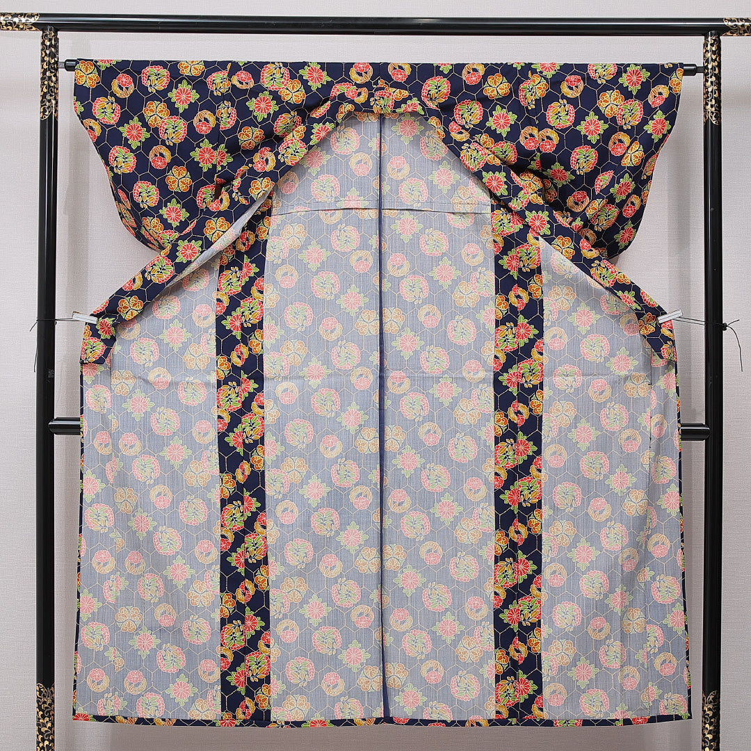 小紋 単衣 身丈151cm 裄丈63cm 正絹 Dランク Sサイズ バチ衿 インフォーマル 亀甲 菊 紺系 1215-15482