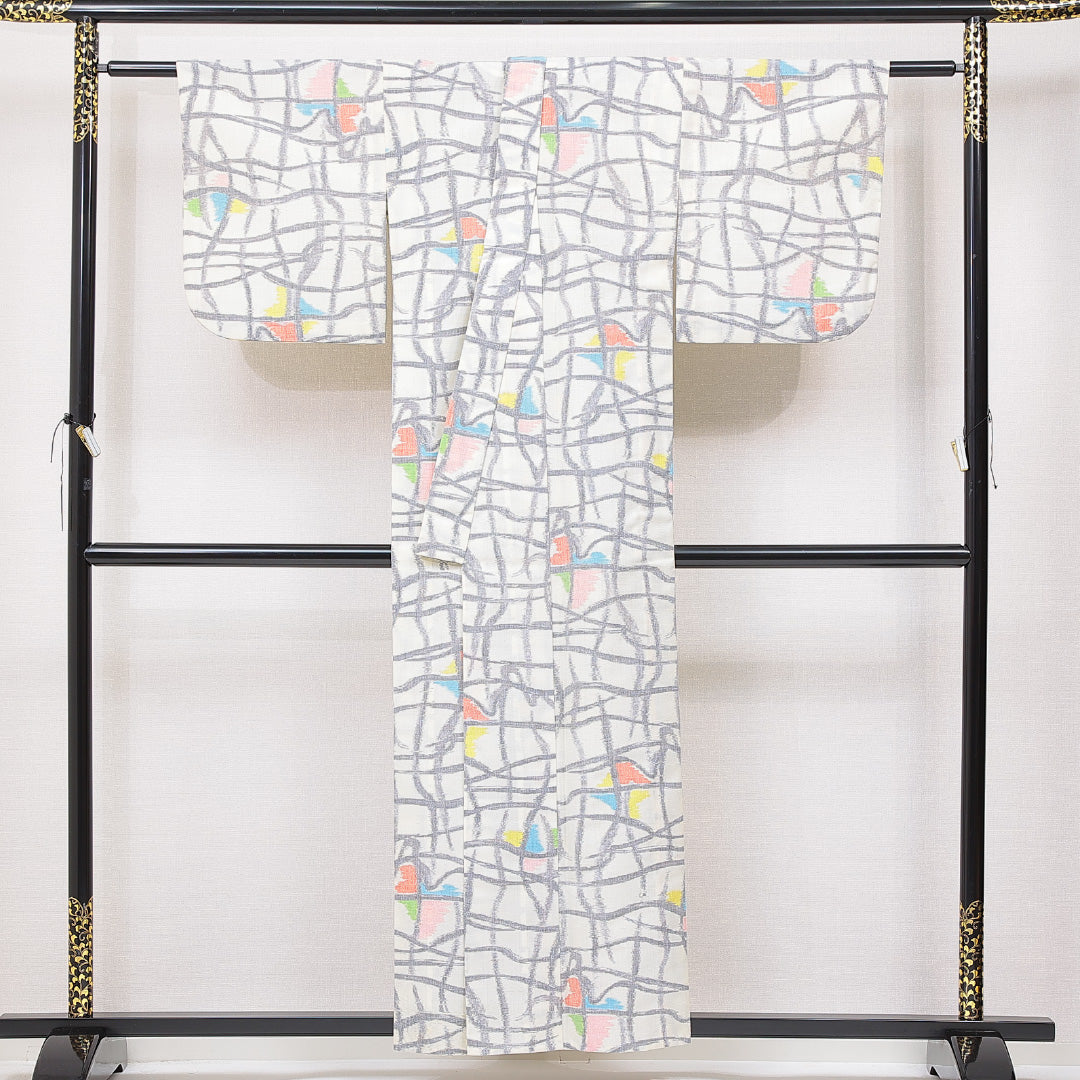 洗える着物 ウールの紬 単衣 身丈155cm 裄丈62cm ウール Sランク カジュアル バチ衿 Mサイズ 肩当て 創作柄 クリーム系 RP 1223-15054