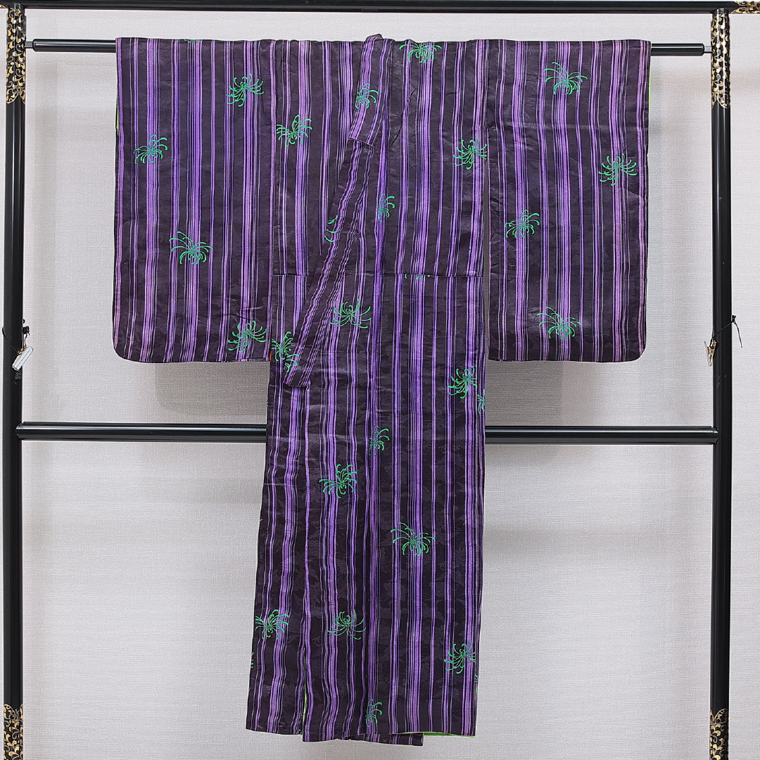 アンティーク 付下げ 袷 身丈137cm 裄丈61cm 正絹 Dランク XSサイズ バチ衿 三つ紋(丸に太九枚笹) 縞 黒系 1261-16743