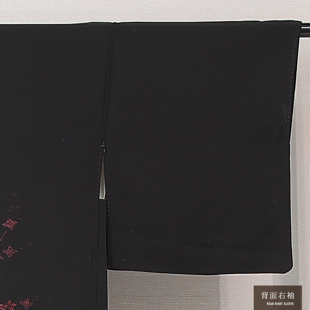 黒羽織 袷 身丈78cm 裄丈62cm 正絹 Cランク 一つ紋 (五三桐) セミフォーマル Sサイズ 絵羽羽織 漆糸 紐あり 草花 黒系 HP 1233-15248