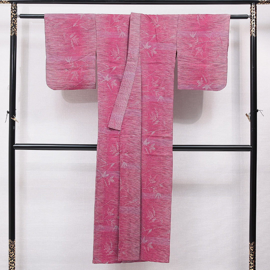 洗える着物 ウールの紬 単衣 身丈144cm 裄丈60cm ウール Sランク カジュアル バチ衿 XSサイズ 肩当て 植物柄 ピンク系 RP 1223-15542