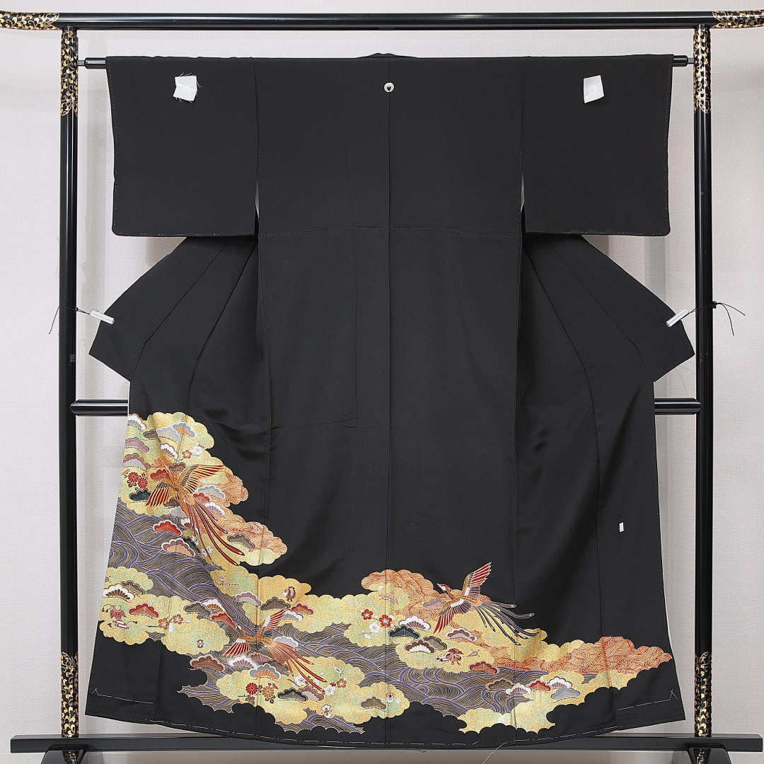 新古品 黒留袖 袷 身丈156cm 裄丈62cm 五つ紋 下がり藤 フォーマル Nランク Mサイズ 正絹 比翼仕立て 広衿 尾長鳥 菊 松 落款 しつけ糸 1211-F0656