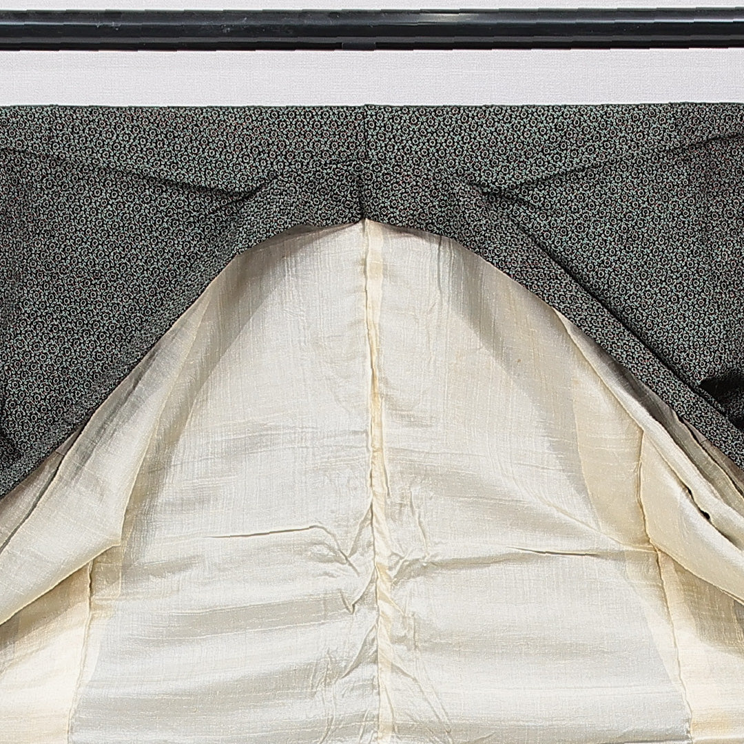 アンティーク 小紋 袷 身丈148cm 裄丈60cm 正絹 Cランク XSサイズ バチ衿 創作柄 緑系 1215-15684