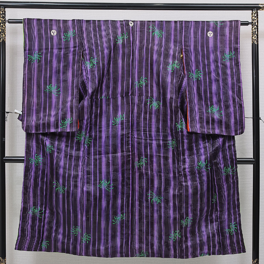 アンティーク 付下げ 袷 身丈137cm 裄丈61cm 正絹 Dランク XSサイズ バチ衿 三つ紋(丸に太九枚笹) 縞 黒系 1261-16743