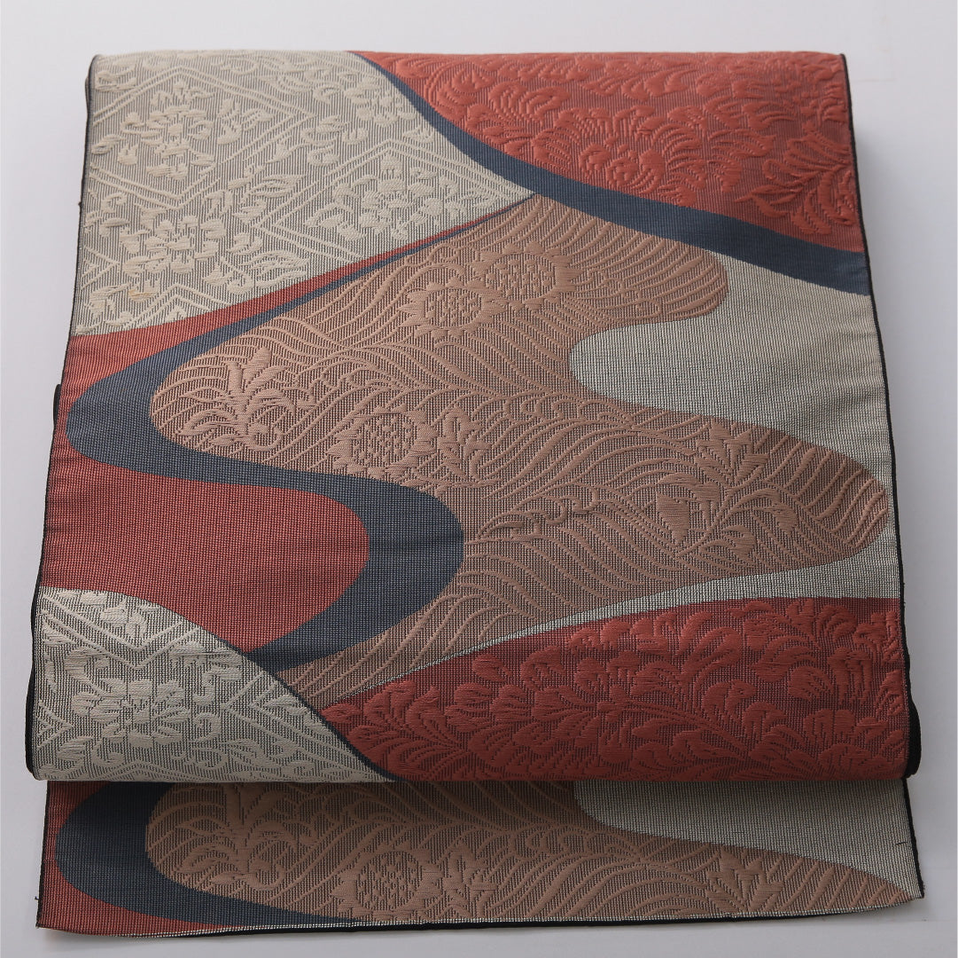 八寸名古屋帯 帯丈340cm セミフォーマル 松葉仕立て 六通 Cランク 正絹 流水 菊 金系 黒系 1224-03657